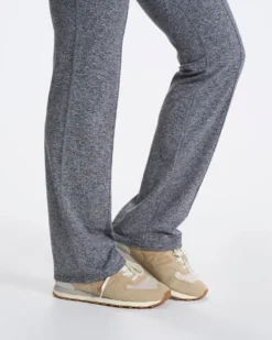 Halo Wide Leg Flare Pant | Heather Grey -Vuori Clothing Store 0014 VW425HTG 0670 c1e8f356 457b 4ea6 b33c 796cd8eb4ce3