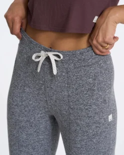 Halo Wide Leg Flare Pant | Heather Grey -Vuori Clothing Store 0016 VW425HTG 0666 6e127041 4ca7 4419 b941 cd7030e3a003