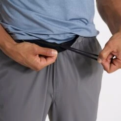 Fleet Pant | Vintage Charcoal -Vuori Clothing Store 0043 V429VCH FA22 M ECOMM DETAIL 0772