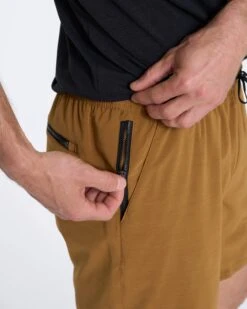 Elevate Kore Short | Caramel -Vuori Clothing Store 0045 V382CAR 02077