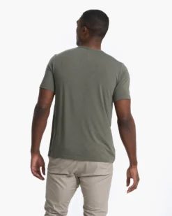 Linear Tech Tee | Oregano 6 Linear Tech Tee | Oregano -Vuori Clothing Store 0189 V196ORE 01212