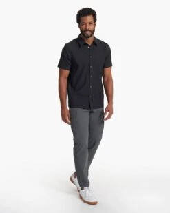 Short Sleeve Manhattan Button Down | Black -Vuori Clothing Store V1024BLK SP23 M ECOMM TOPS TOP 0494 1X1 eca5bdea 031a 4817 9375 e7a4bad15565