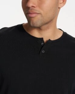 Long-Sleeve Ever Henley | Black 9 Long-Sleeve Ever Henley | Black -Vuori Clothing Store V108BLK 4