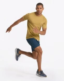 Tradewind Performance Tee | Ojai Heather 13 Tradewind Performance Tee | Ojai Heather -Vuori Clothing Store V109HOJ SP23 M ECOMM TOPS FULL 1114 1x1 d689e333 777f 4267 bd12 6542c5de9436