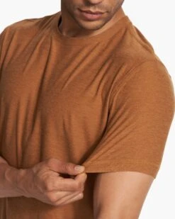 Strato Tech Tee | Autumn Heather -Vuori Clothing Store V126HAU FA23 M ECOMM TOPS DETAIL 6