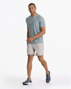 Strato Tech Tee | Stormy Heather -Vuori Clothing Store V126HSR SP23 M ECOMM TOPS FULL 1154 1x1 649b0a32 de1a 4288 b244 84d049f7489d