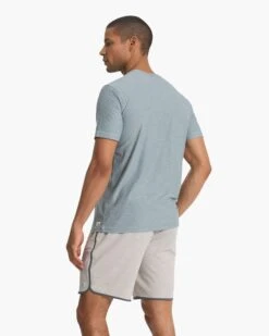 Strato Tech Tee | Stormy Heather -Vuori Clothing Store V126HSR SP23 M ECOMM TOPS TOP 1209 1x1 e051b7bb dd19 44e8 83e6 1b43df9bfb02