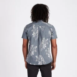 Crest Short Sleeve Button-Down | Grey Vintage Floral 9 Crest Short Sleeve Button-Down | Grey Vintage Floral -Vuori Clothing Store V150GVF 3