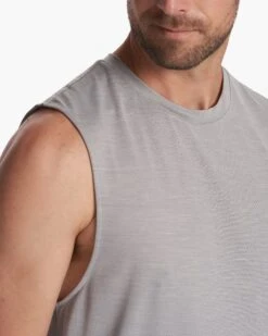 Zephyr Muscle Tee | Heather Grey -Vuori Clothing Store V167HTG 2