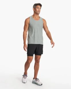 Strato Tech Tank | Stormy Heather -Vuori Clothing Store V173HSR SP23 M ECOMM TOPS FULL 0292 1x1 3d8b26e5 2c67 475d aba3 9e9541c38651