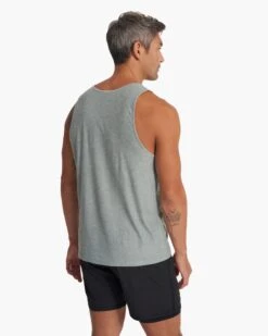 Strato Tech Tank | Stormy Heather -Vuori Clothing Store V173HSR SP23 M ECOMM TOPS TOP 0369 1x1 8544ca09 c10c 4fd9 84df 3b252a5d4c50