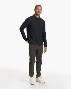 Long Sleeve Ace Button Down | Black -Vuori Clothing Store V185BLK FA23 M ECOMM TOPS FULL 4