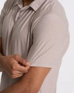 Strato Tech Polo | Oyster Heather -Vuori Clothing Store V188HOY SP23 M ECOMM TOPS DETAIL 3225 1x1 27439a1f c3eb 44fc a939 44679d7e5eeb