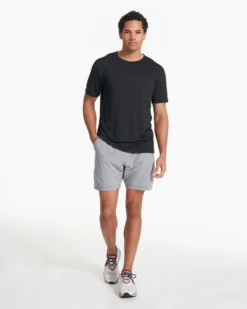 Zephyr Tee | Black Heather -Vuori Clothing Store V191HBK SP21 M ECOMM FULL 0154