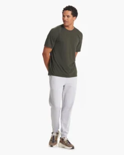 Current Tech Tee | Forest -Vuori Clothing Store V195FOR FA22 M ECOMM TOP 2222