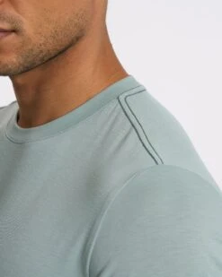 Current Tech Tee | Neptune -Vuori Clothing Store V195NPT SP23 M ECOMM TOPS DETAIL 3646 1x1 cb1abfb3 e926 445b 95d2 16f9fe88ea8d