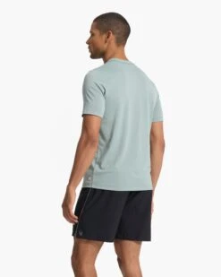 Current Tech Tee | Neptune -Vuori Clothing Store V195NPT SP23 M ECOMM TOPS TOP 3638 1x1 b210b6ec 4800 4b9a 9d42 9411add4db60