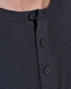 Linear Henley | Black -Vuori Clothing Store V199BLK 0349