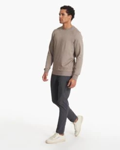 Ponto Performance Crew | Walnut Heather -Vuori Clothing Store V224HWA SP23 M ECOMM FLEECE DETAIL 1200 1X1 09605176 d031 41ca b92c db71c16c44d9