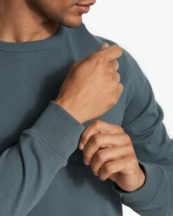 Belleview Crew | Lake -Vuori Clothing Store V280LAK FA23 M ECOMM fleece DETAIL 5