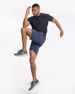 Kore Short | Azure Dashed Lines -Vuori Clothing Store V302ADL 0500