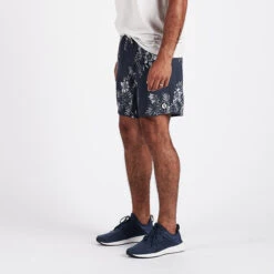 Kore Short | Navy Vintage Floral -Vuori Clothing Store V302NVF 2