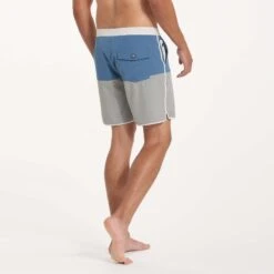 Cruise Boardshort | Pool Blue Colorblock 11 Cruise Boardshort | Pool Blue Colorblock -Vuori Clothing Store V314PCB 0965 e5b5b61b b1e2 45b7 9128 3fcd124a26a9