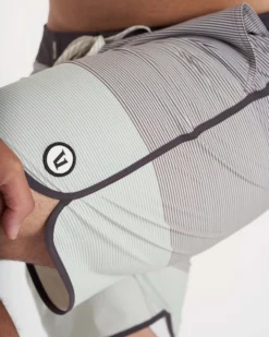 Cruise Boardshort | Smoke Wave Stripe -Vuori Clothing Store V314SMW 2680 8f0dbbc3 6a70 490a 8480 374c58d414ae