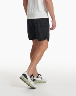 Banks Short | Black Camo -Vuori Clothing Store V330BCM SP19 M ECOMM BOTTOM 3140 1x1 48690f54 3cca 449a b5e0 d6231f357522