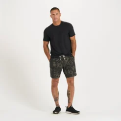 Banks Short | Oregano Camo Flower -Vuori Clothing Store V330CFO 4 d89d3dfc 76b2 4c4f a0b0 9735eb88f96f