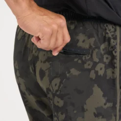 Banks Short | Oregano Camo Flower -Vuori Clothing Store V330CFO 6 63317aa0 fbc2 4fb1 8a8b 3207ea4504f1