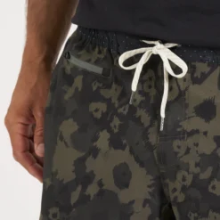 Banks Short | Oregano Camo Flower -Vuori Clothing Store V330CFO 7 8d32dbba efc7 4911 8ae4 dca5fc746020