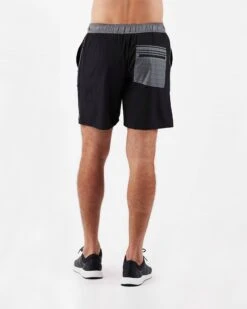 Trail Short | Black -Vuori Clothing Store V341.09BLK 3 0abdc6e0 53f8 4c90 b7e9 e3460a240e0a
