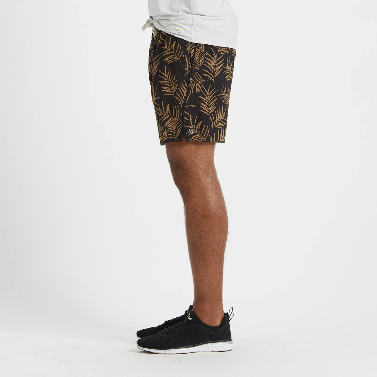 Trail Short | Black Floating Palm 3 Trail Short | Black Floating Palm - Image 3