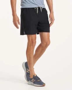 Trail Short | Black Heather Grey Stripe -Vuori Clothing Store V341BHG 0406 5b53e8d8 d97c 4a2d ae9a 28af85716729