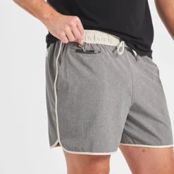 Banks Short 5" | Grey Linen Texture 9 Banks Short 5" | Grey Linen Texture -Vuori Clothing Store V366GRL 4