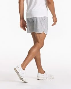 Banks Short 5" | Platinum Fresco -Vuori Clothing Store V366PLF SP23 M ECOMM SHORTS BOTTOM 6114 1X1 d1bead3b 0de7 4039 8fb5 f5b7f5e89ac9