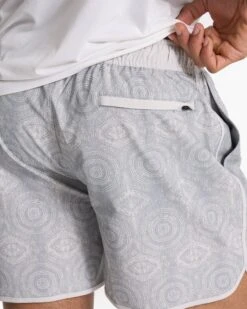 Banks Short 5" | Platinum Fresco -Vuori Clothing Store V366PLF SP23 M ECOMM SHORTS DETAIL 6128 1x1 c3b74b33 7e73 4b37 b216 edd43bf11c46