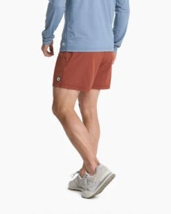 Kore Short 5" | Dark Penny -Vuori Clothing Store V367DKP FA22 M ECOMM 03546 FULL