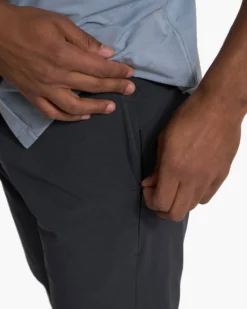 Aim Short | Charcoal -Vuori Clothing Store V368CCL 0177