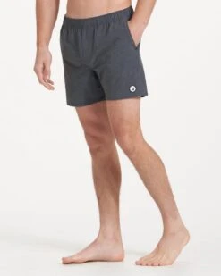 Cape Short | Black -Vuori Clothing Store V369BLK 3149