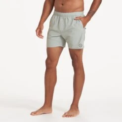 Cape Short | Eucalyptus -Vuori Clothing Store V369EUC 2018