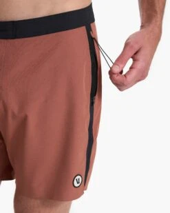 Peak Boardshort | Copper -Vuori Clothing Store V374COP SP23 M ECOMM BOARDSHORTS DETAIL 1021 1x1 24015f19 c736 4ac9 8c06 5d11868a2402