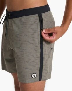 Peak Boardshort | Woodash Slub -Vuori Clothing Store V374WAS SP23 M ECOMM BOARDSHORTS DETAIL 1318 1x1 8a5485fd 4bfc 4580 a5cf aeadd95cef4e