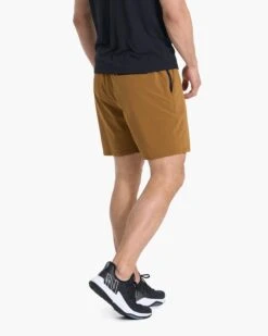 Elevate Kore Short | Caramel -Vuori Clothing Store V382CAR FA22 M ECOMM 02060