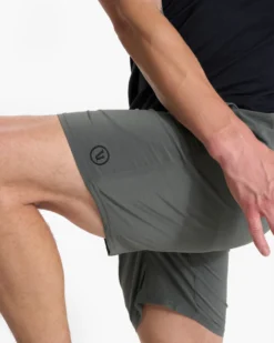Elevate Kore Short | Dusty Pine -Vuori Clothing Store V382DST 2677