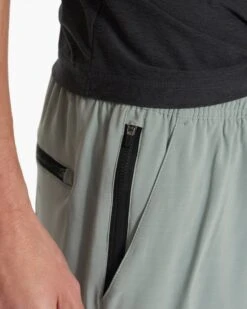 Elevate Kore Short | Neptune -Vuori Clothing Store V382NPT SP23 M ECOMM SHORTS DETAIL 3553 1X1 dae357b1 474d 4bdb 932b 1f752d9e503d