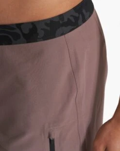 Infinity Boardshort | Hazel -Vuori Clothing Store V383HZL SP23 M ECOMM BOARDSHORTS DETAIL 1745