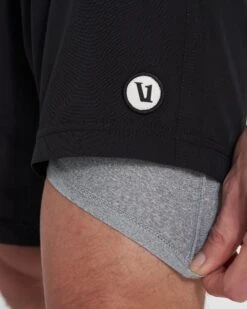 Kore Short 9" | Black -Vuori Clothing Store V391BLK 1482