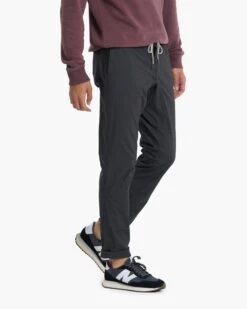 Ripstop Pant - Long | Charcoal 9 Ripstop Pant - Long | Charcoal -Vuori Clothing Store V412CCL FA22 M ECOMM PANTS BOTTOM 01125 4X5 6220d49c 294a 4782 a403 2762f8d0af20